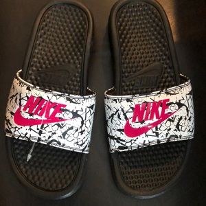 Nike womens slides
